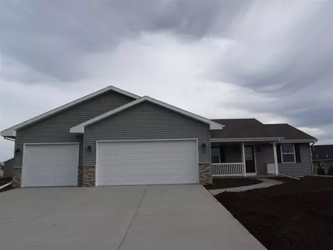 4930 Overlook Dr, Milton, WI 53563 photo 1