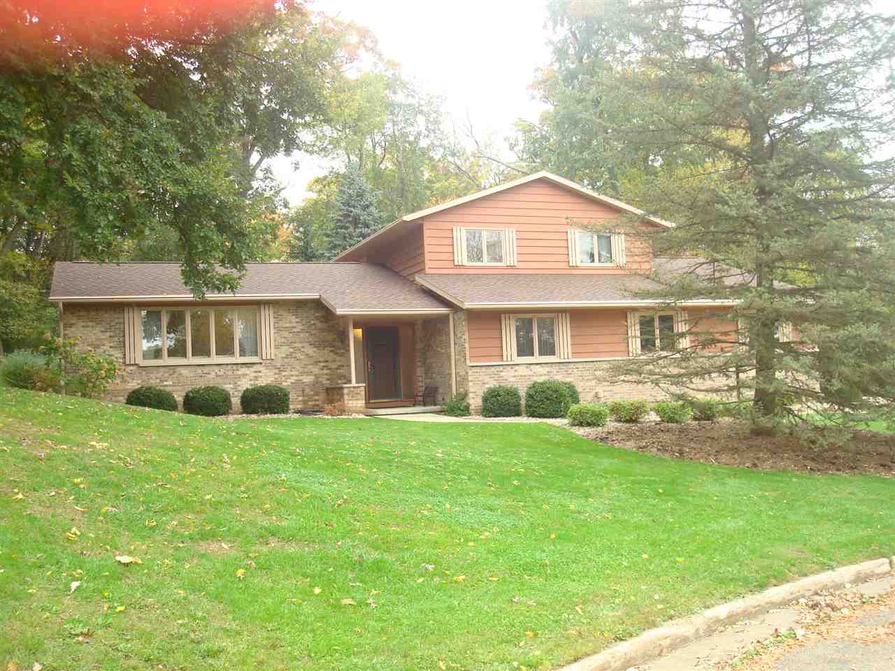 607 Mohawk Ct, Waterloo, WI 53594 photo 1