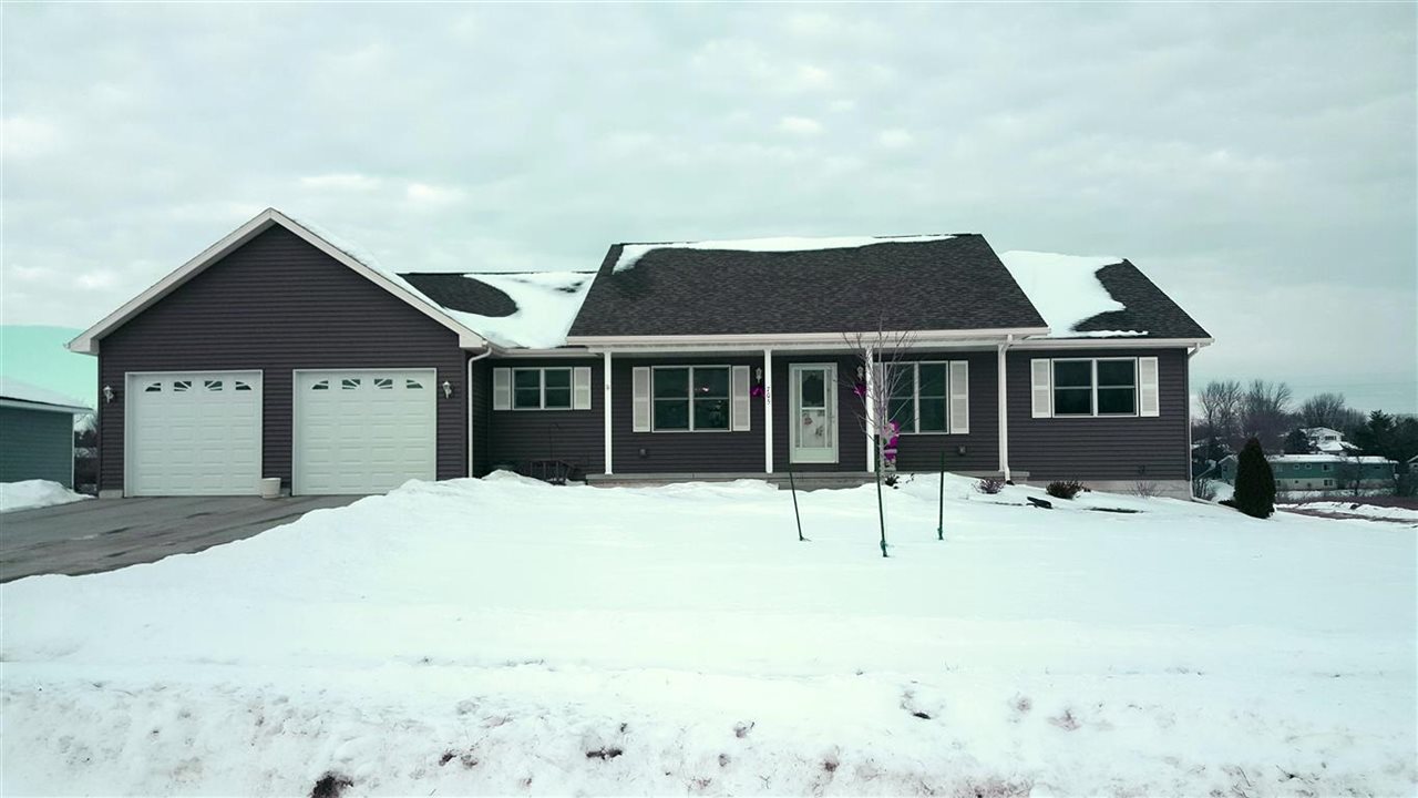705 Eberlein Dr, Mauston, WI 53948 photo 1