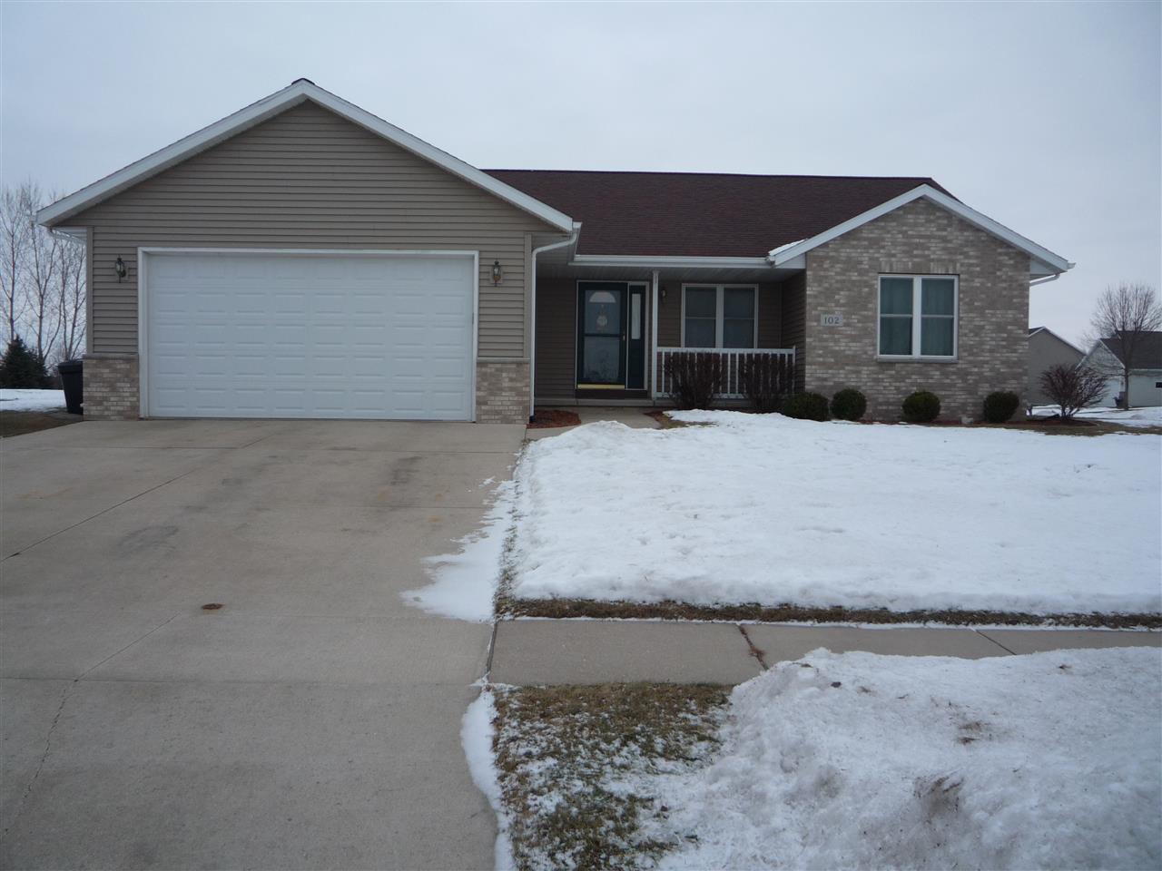 102 Dykstra Dr, Fall River, WI 53932 photo 1