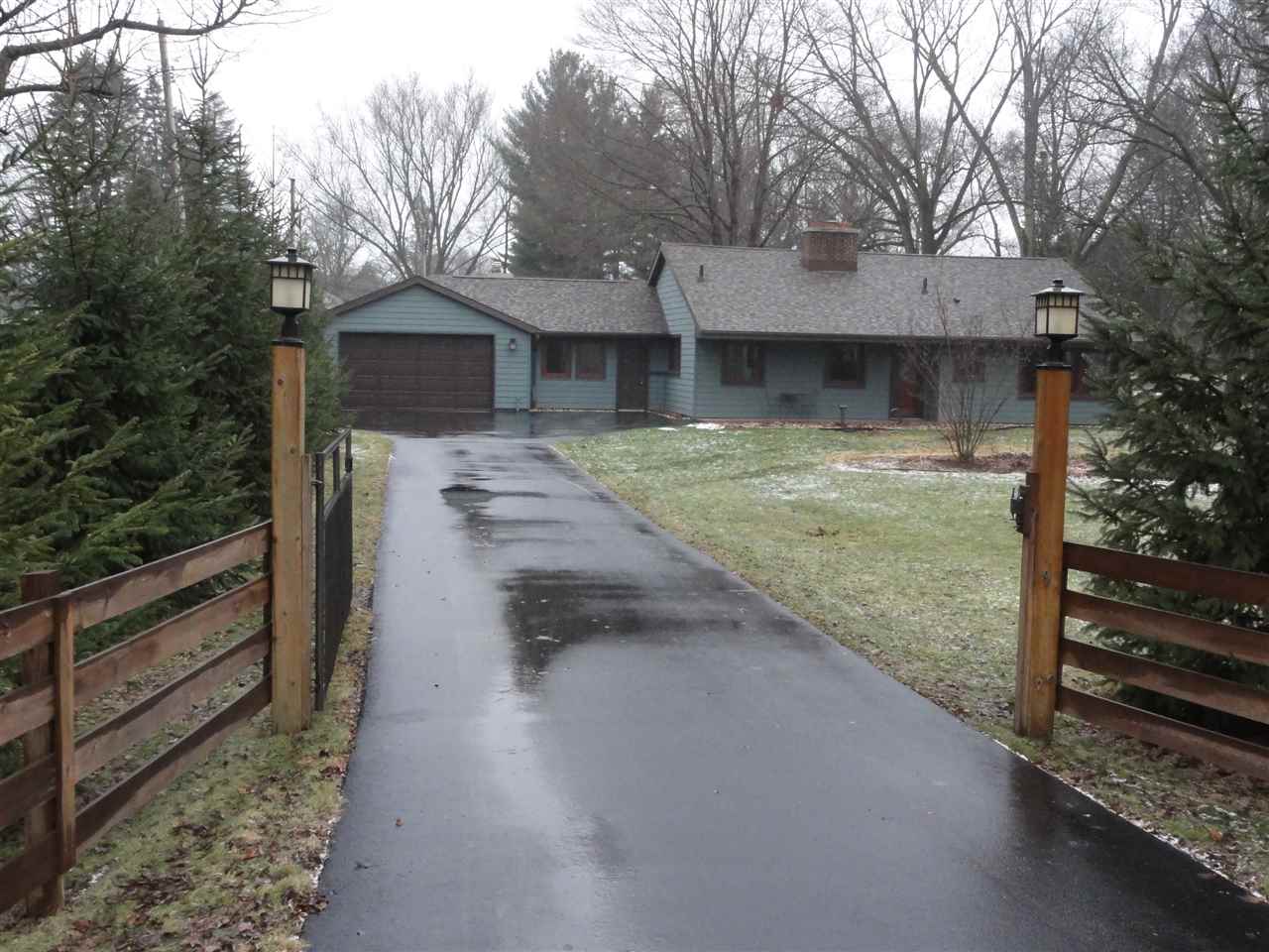 2220 E Ridge Rd, Beloit, WI 53511 photo 1