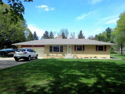 2247 E West Hart Rd, Beloit, WI 53511 photo 1