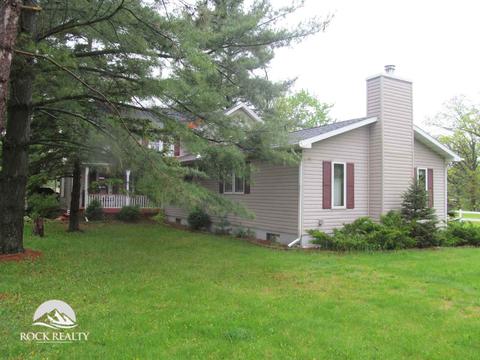12226 S Roy Rd, Beloit, WI 53511 photo 1