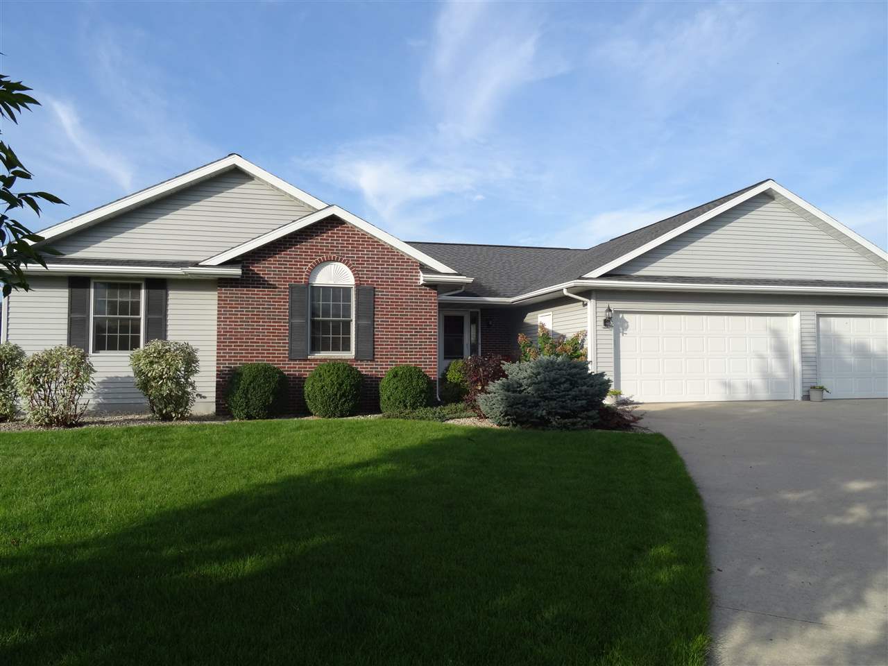 2244 Boulder Ct, Beloit, WI 53511 photo 1