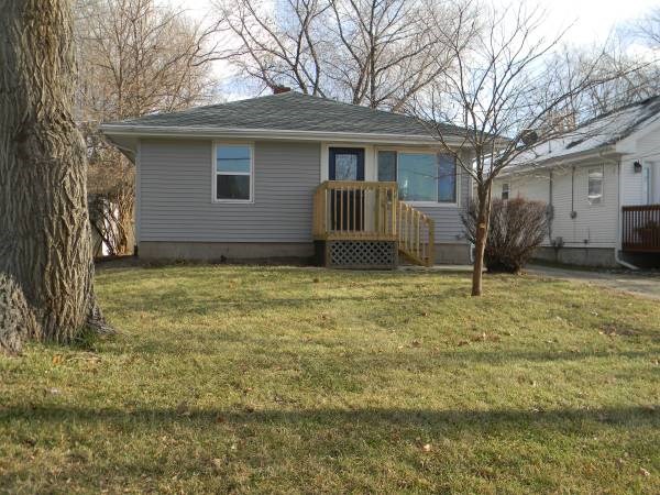 1309 Everett St, Madison, WI 53704 photo 1