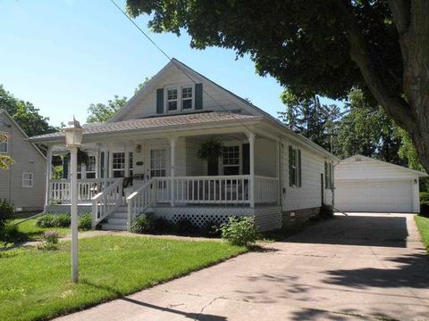 415 Howard St, Ripon, WI 54971 photo 1