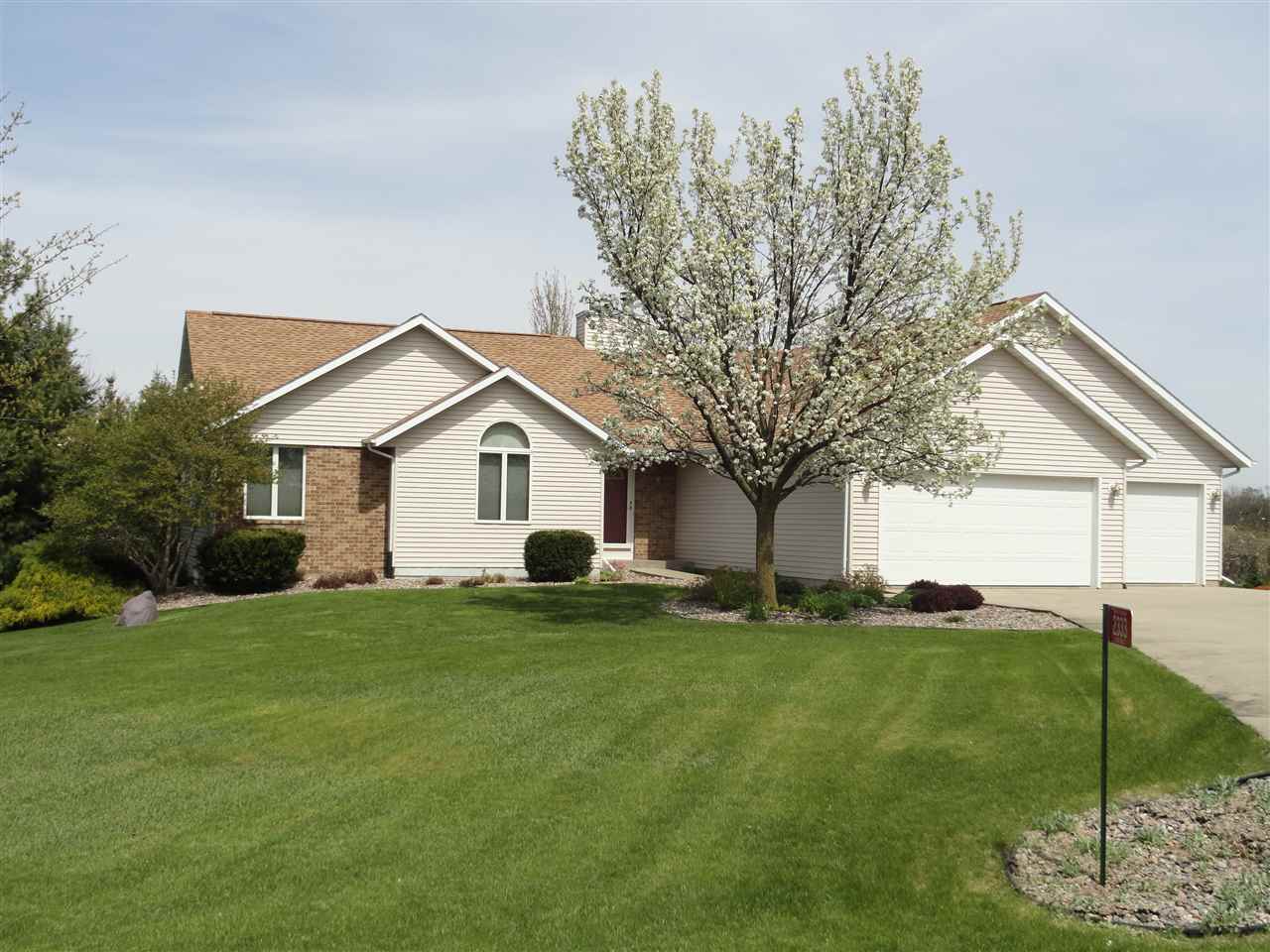 2333 E Pine Tree Ct, Milton, WI 53563 photo 1