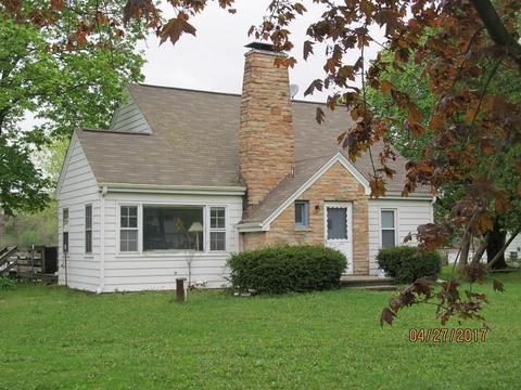 2256 S Riverside Dr, Beloit, WI 53511 photo 1
