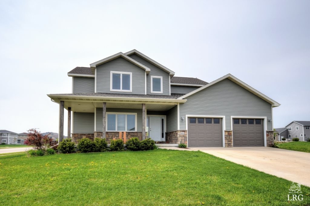802 Sumac St, Oregon, WI 53575 photo 1