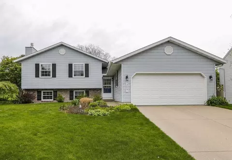 3009 Maple Grove Dr, Madison, WI 53719 photo 1
