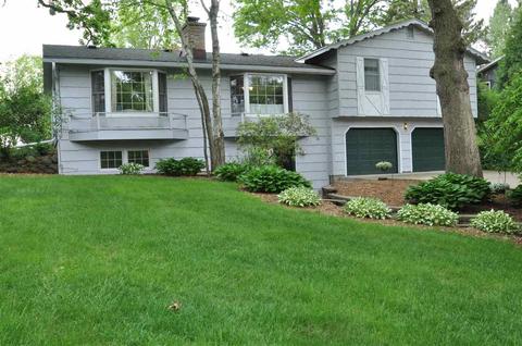 937 Brookside Cir, Stoughton, WI 53589 photo 1