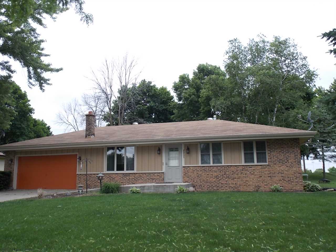 623 Rainbow Dr, Milton, WI 53563 photo 1