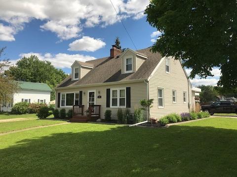 319 E Madison Ave, Milton, WI 53563 photo 1