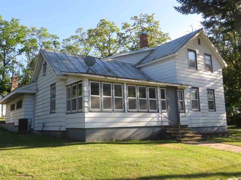 102 E Park St, Montello, WI 53949 photo 1