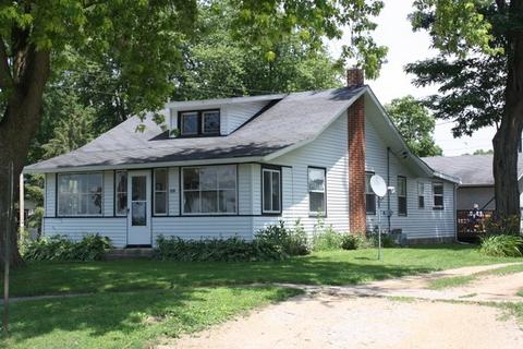 301 E Main St, Ridgeway, WI 53582 photo 1
