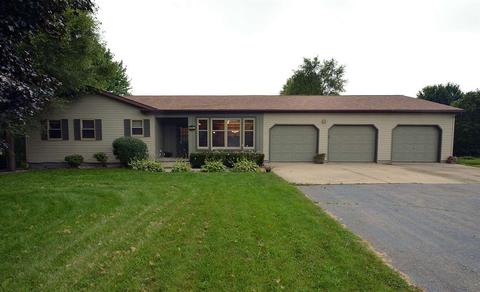 976 Ash Ln, Stoughton, WI 53589 photo 1