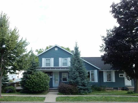 236 E Cherry St, Lancaster, WI 53813 photo 1