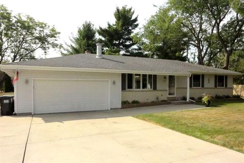 710 E Holiday Dr, Beloit, WI 53511 photo 1