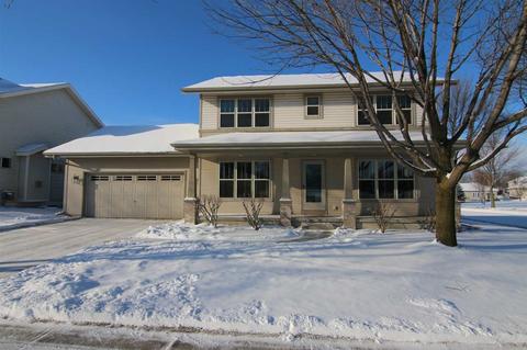 934 Eagle Crest Dr, Madison, WI 53704 photo 1