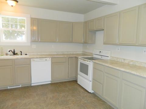 1824 9th St, Monroe, WI 53566 photo 8
