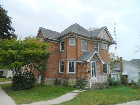1824 9th St, Monroe, WI 53566 photo 1