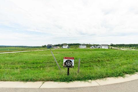 5014 Peach Blossom Ct, Waunakee, WI 53597