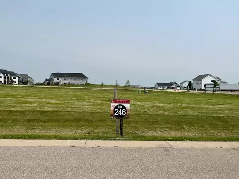 4989 Silo Prairie Dr, Waunakee, WI 53597