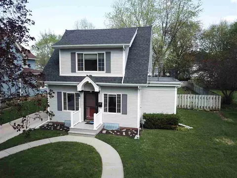 929 9th St, Beloit, WI 53511 photo 1