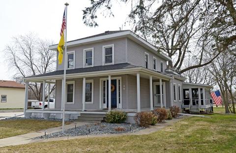 415 N Main St, Fall River, WI 53932 photo 1