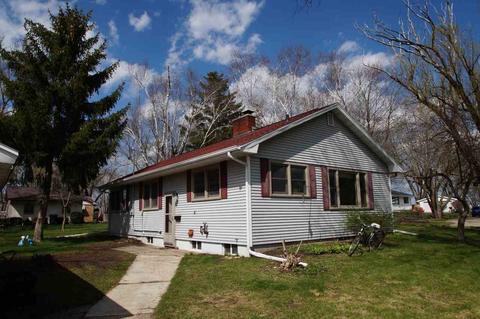 906 Eureka St, Ripon, WI 54971 photo 1