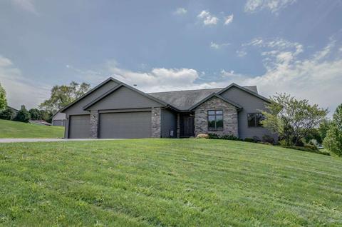 2314 E Pine Tree Ct, Milton, WI 53563 photo 1