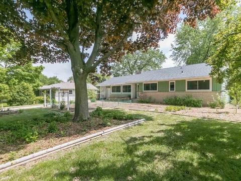709 Crestview Dr, Madison, WI 53716 photo 1