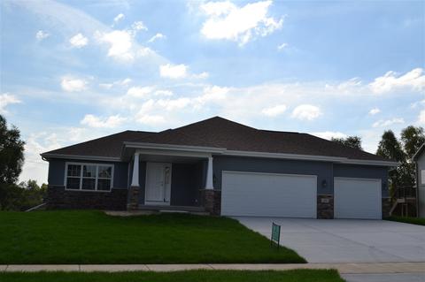 814 Maple Dr, Mount Horeb, WI 53572 photo 1