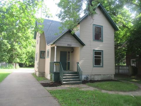 923 Euclid Ave, Beloit, WI 53511 photo 1