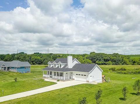 7398 Harmony Pond Rd, Dane, WI 53529 photo 1