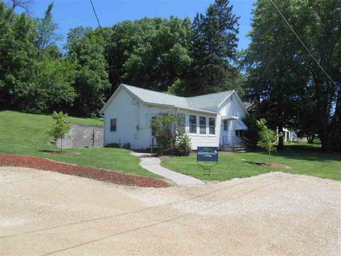 816 W Kickapoo St, Readstown, WI 54652 photo 1