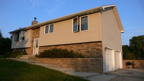 w701 Riverview Drive, Fall River, WI 53932 photo 1