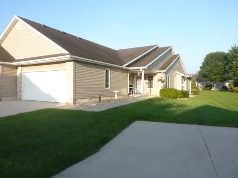 612 Springbrook Cir, De Forest, WI 53532 photo 1