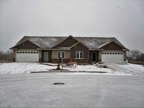 3104 S Blue Jay Ct, Beloit, WI 53511 photo 1
