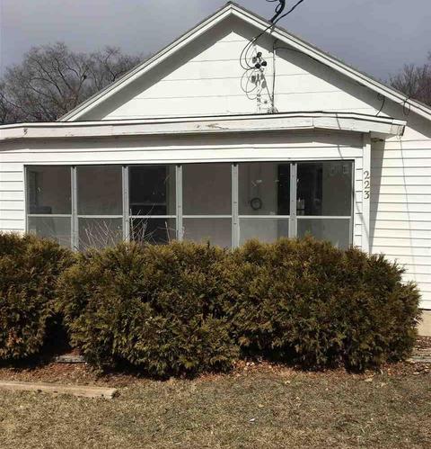 223 Chestnut Ave, Beloit, WI 53511 photo 1