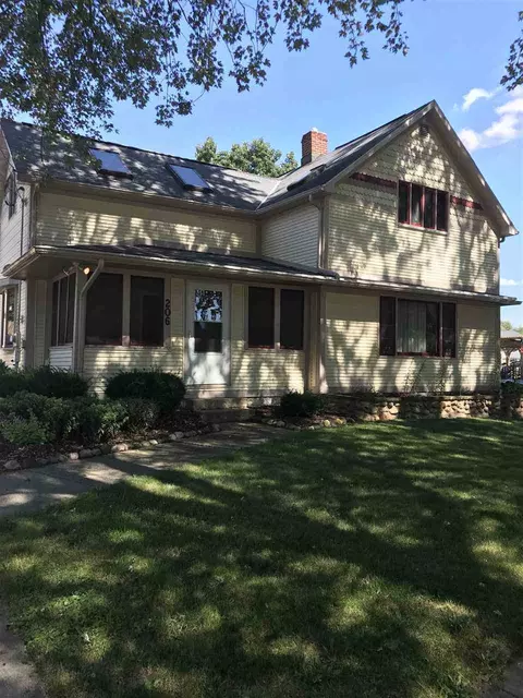 206 Maple Ave, Clinton, WI 53525 photo 1