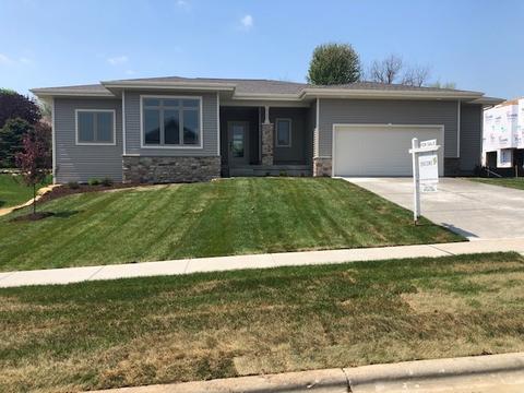732 Maple Dr, Mount Horeb, WI 53572 photo 1