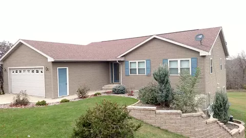 213 Eagle Dr, Mc Gregor, IA 52157 photo 1