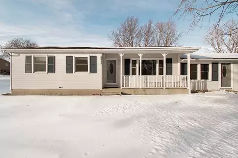 3355 W Alpine Dr, Beloit, WI 53511 photo 1