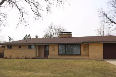 1724 Arrowhead Dr, Beloit, WI 53511 photo 1