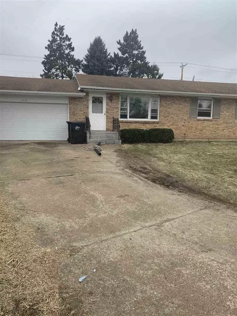 2278 Wood Dr, Beloit, WI 53511 photo 1