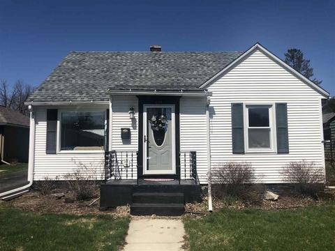 624 9th Ave, Baraboo, WI 53913 photo 1