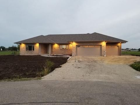 3185 Warbler Ct, Beloit, WI 53511 photo 1