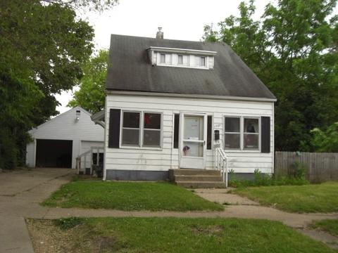 1727 Pine St, Beloit, WI 53511 photo 1