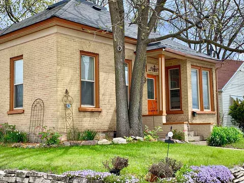 901 E State St, Mauston, WI 53948 photo 1